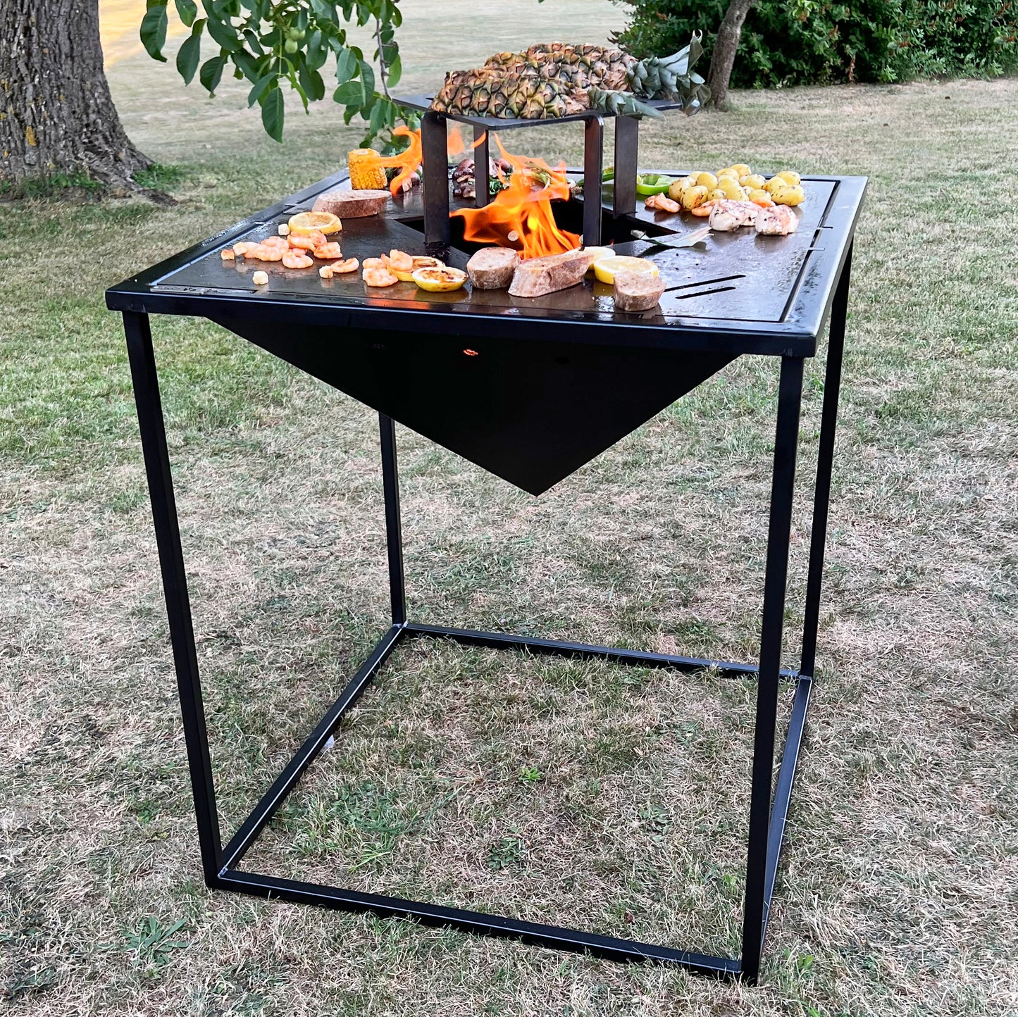 Plancha MEROE mit Grillaufsatz
